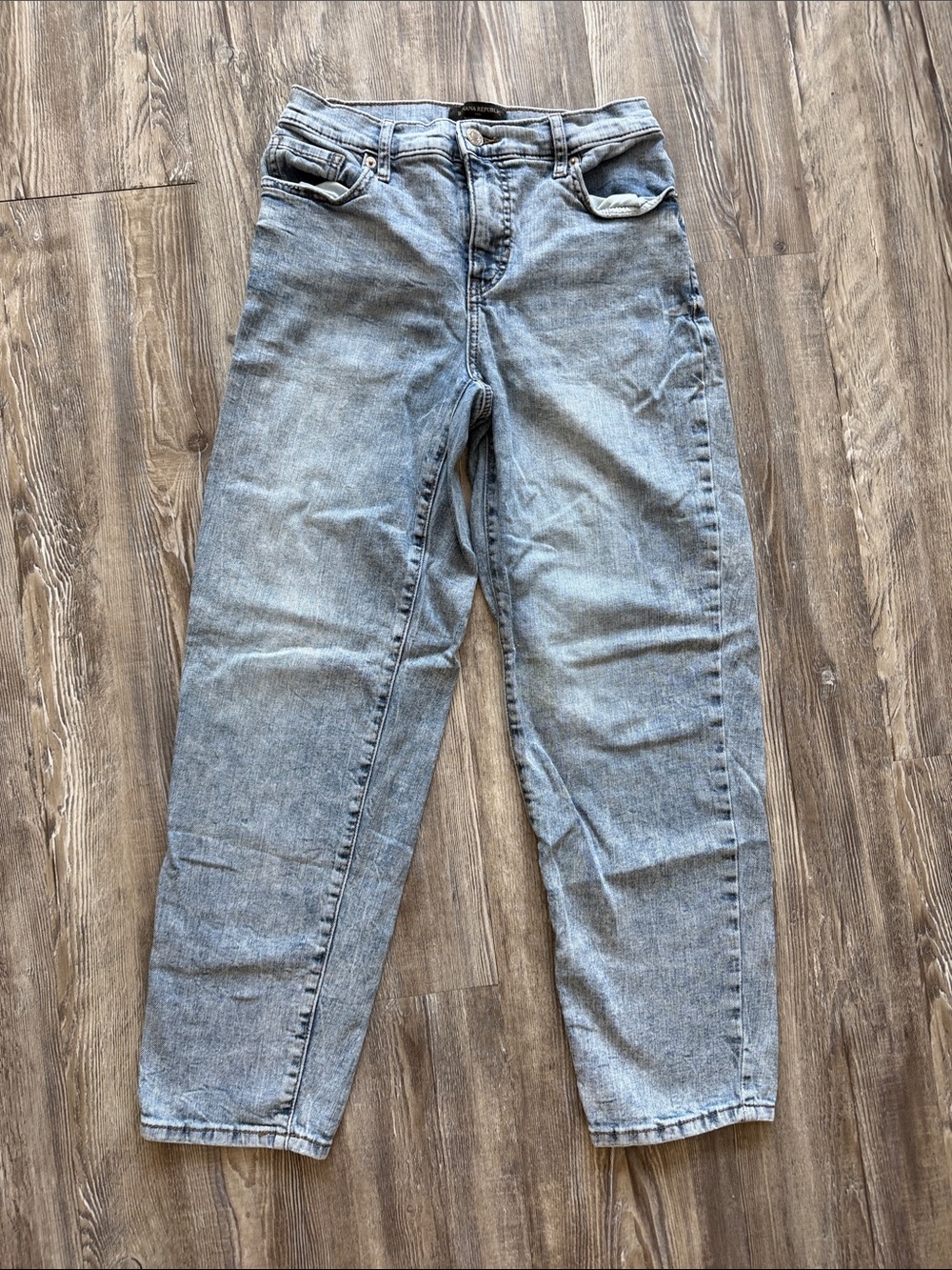 Banana Republic Women's Boyfriend Jeans in Light Blue Wash